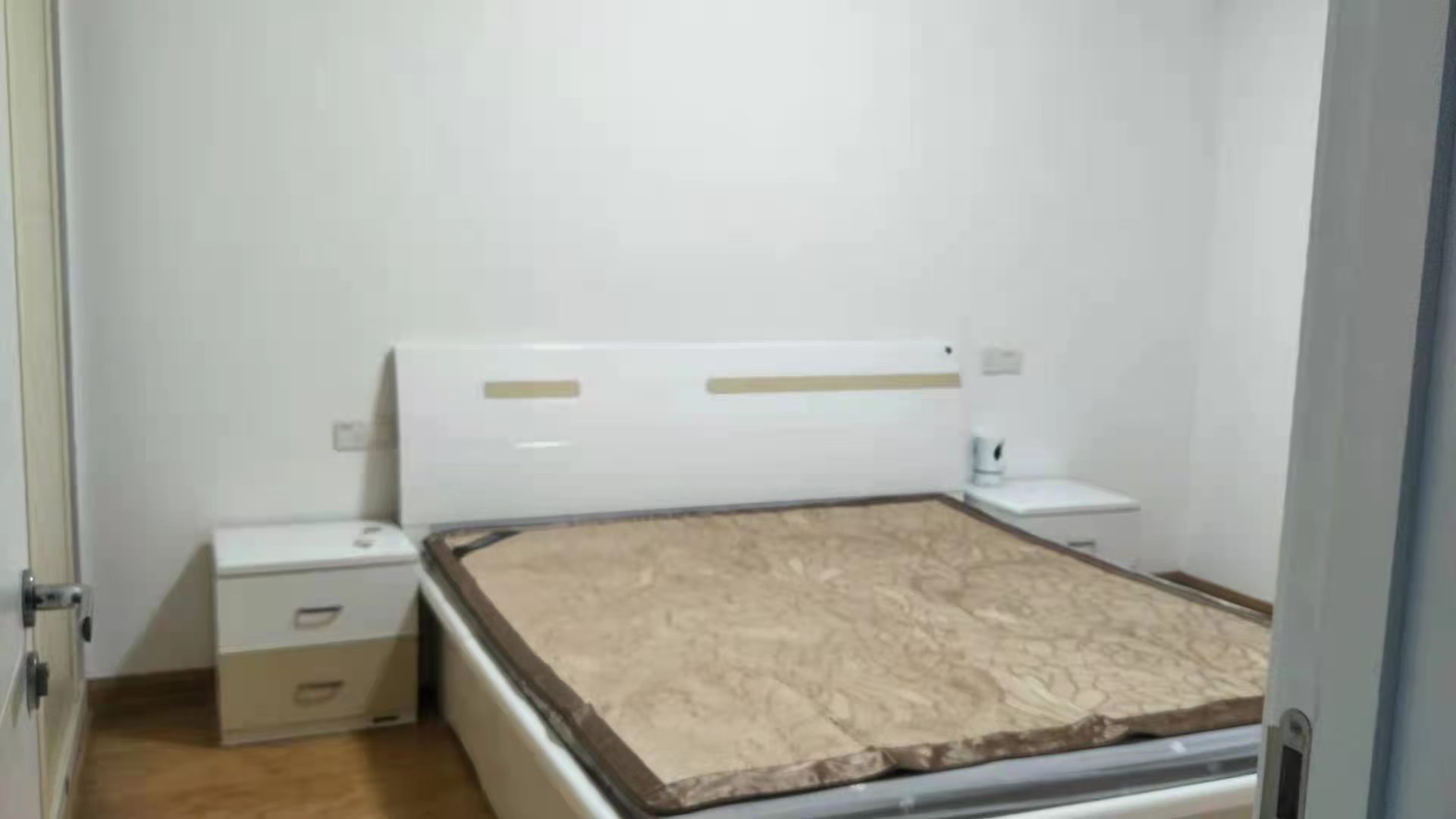 愉景湾东域 3室2厅1卫 2200.0元/月 愉景湾东域 3室2厅1卫 2200.0元/月室内图