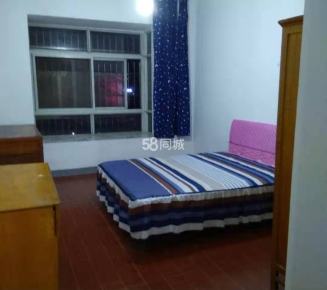 东环新城 3室2厅1卫 1150.0元/月 东环新城 3室2厅1卫 1150.0元/月室内图