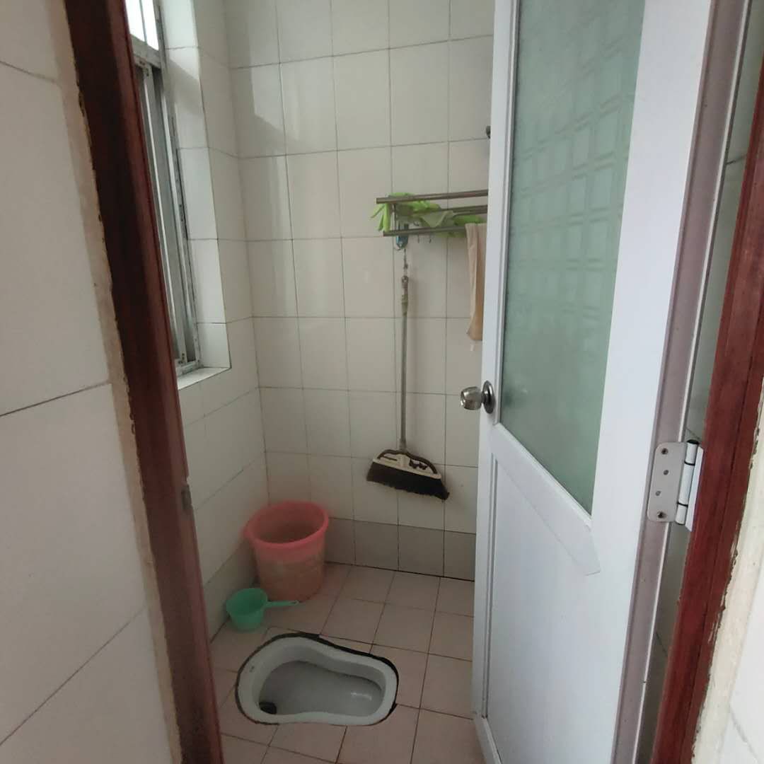 渔父花苑  2室1厅1卫    26.8万 渔父花苑  2室1厅1卫    26.8万卫生间