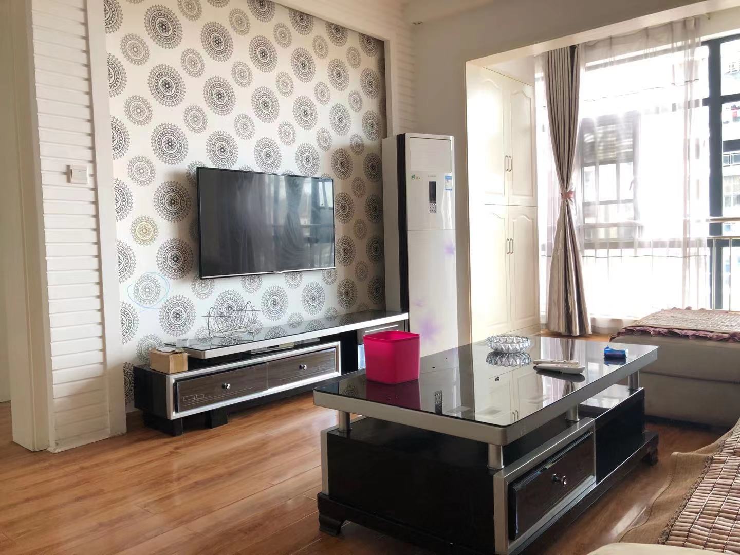 雄森国际 3室2厅1卫 2600.0元/月 雄森国际 3室2厅1卫 2600.0元/月室内图