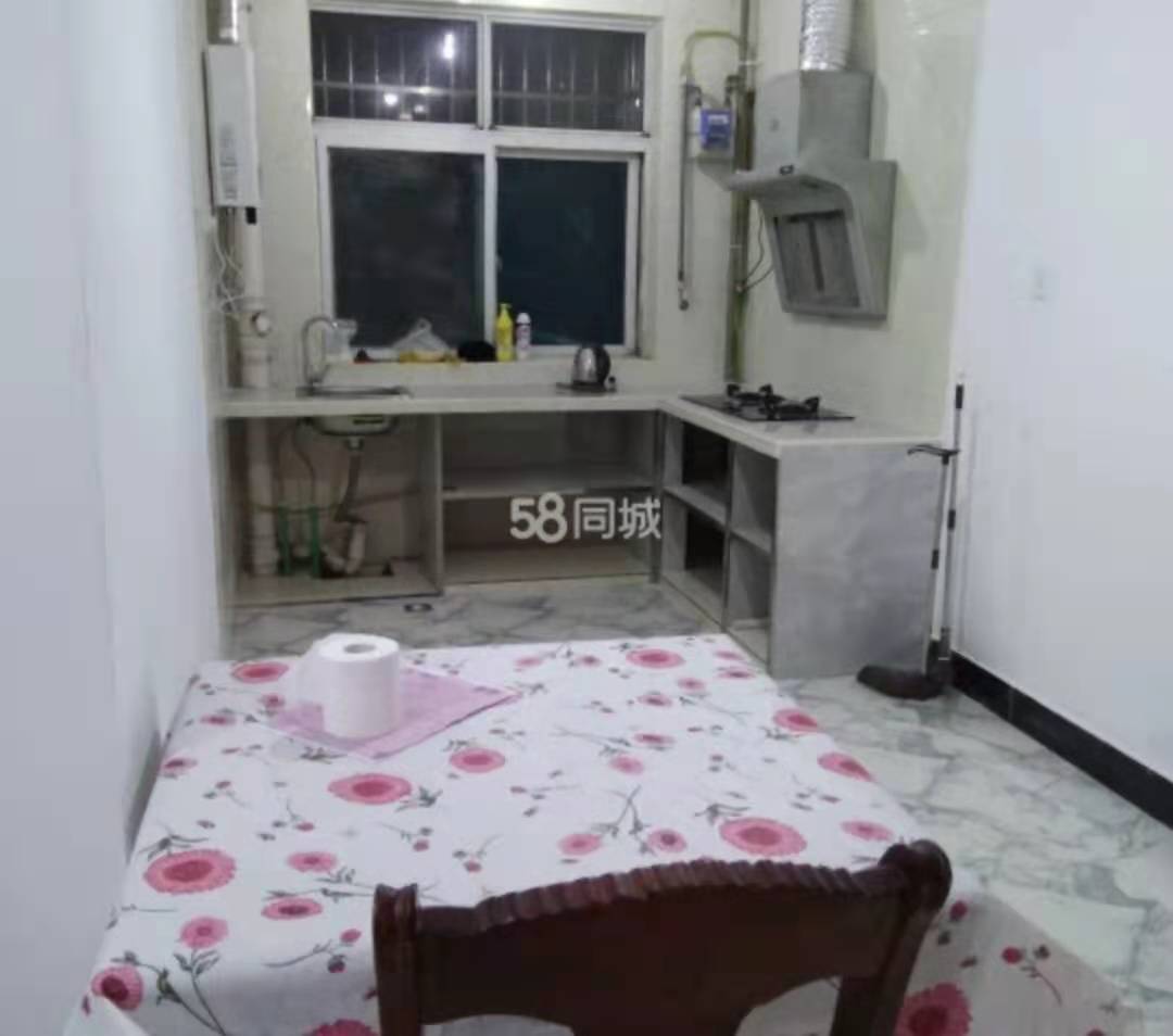 东环新城 3室2厅1卫 1150.0元/月 东环新城 3室2厅1卫 1150.0元/月室内图