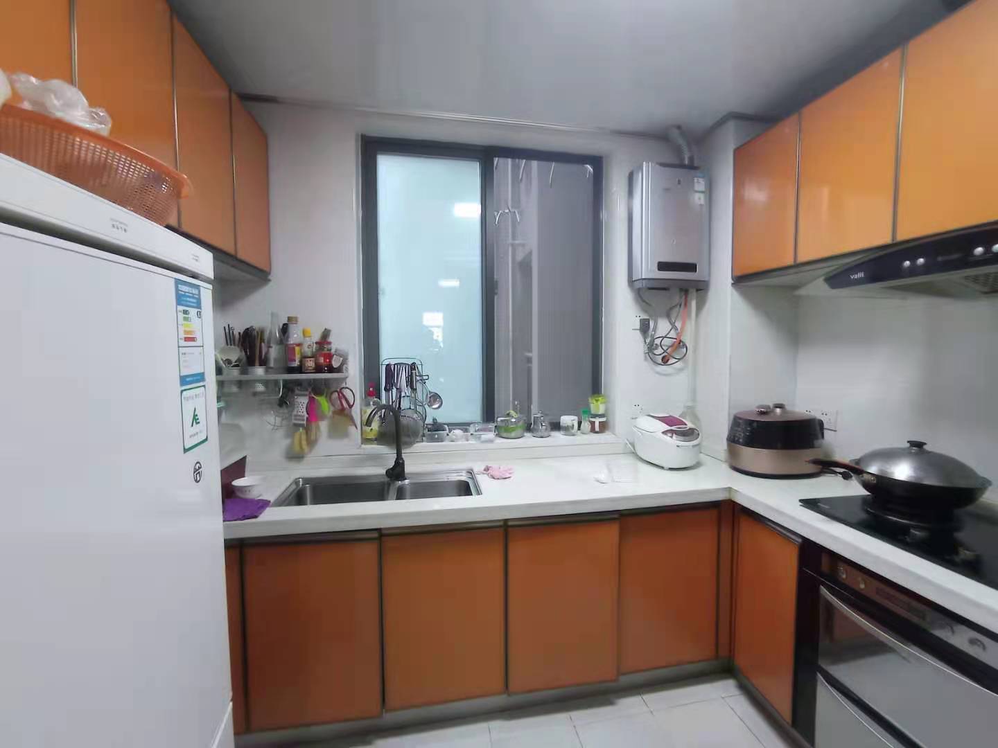 愉景湾东域 3室2厅1卫 2200.0元/月 愉景湾东域 3室2厅1卫 2200.0元/月室内图