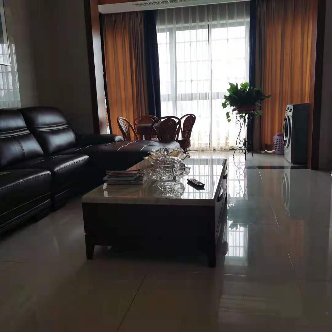 学府花园(文苑瑞景)  3室2厅2卫    110.0万 学府花园(文苑瑞景)  3室2厅2卫    110.0万客厅