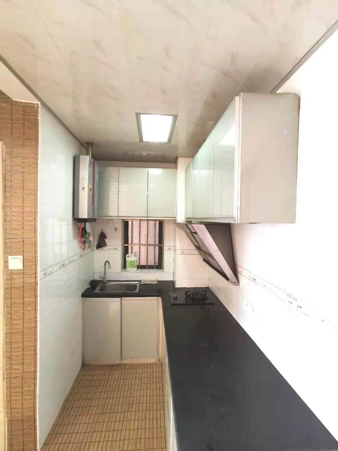 中泰峰境  1室1厅1卫   1500.00元/月室内图