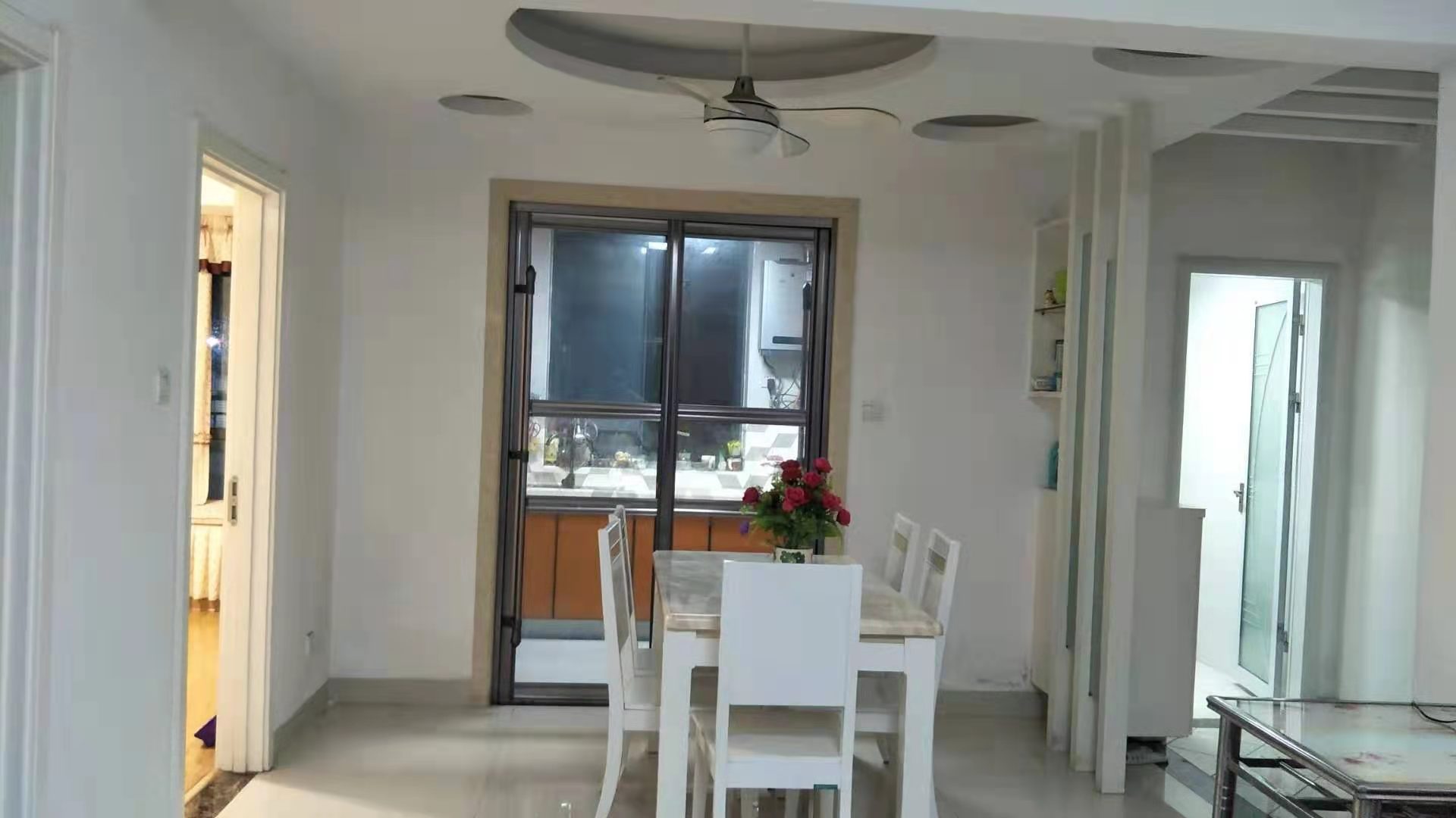 愉景湾东域 3室2厅1卫 2200.0元/月 愉景湾东域 3室2厅1卫 2200.0元/月室内图