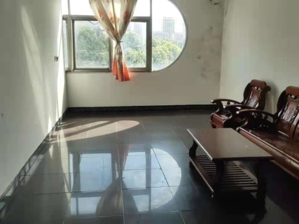 锦龙小区 3室2厅1卫 1000.0元/月 锦龙小区 3室2厅1卫 1000.0元/月室内图