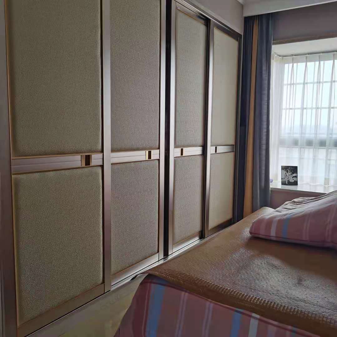 学府花园(文苑瑞景)  3室2厅2卫    110.0万 学府花园(文苑瑞景)  3室2厅2卫    110.0万客厅