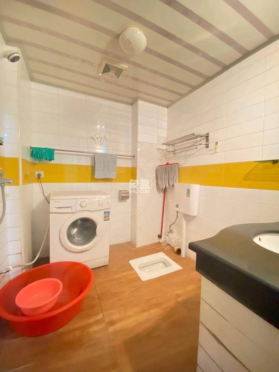 东方名居 2室2厅1卫 1700.0元/月 东方名居 2室2厅1卫 1700.0元/月室内图