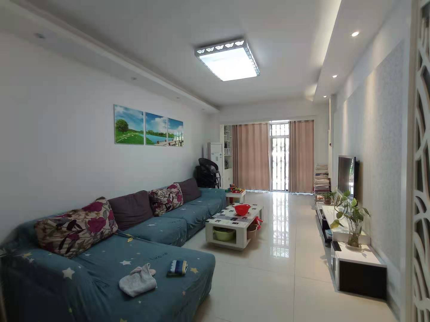 愉景湾东域 3室2厅1卫 2200.0元/月 愉景湾东域 3室2厅1卫 2200.0元/月室内图