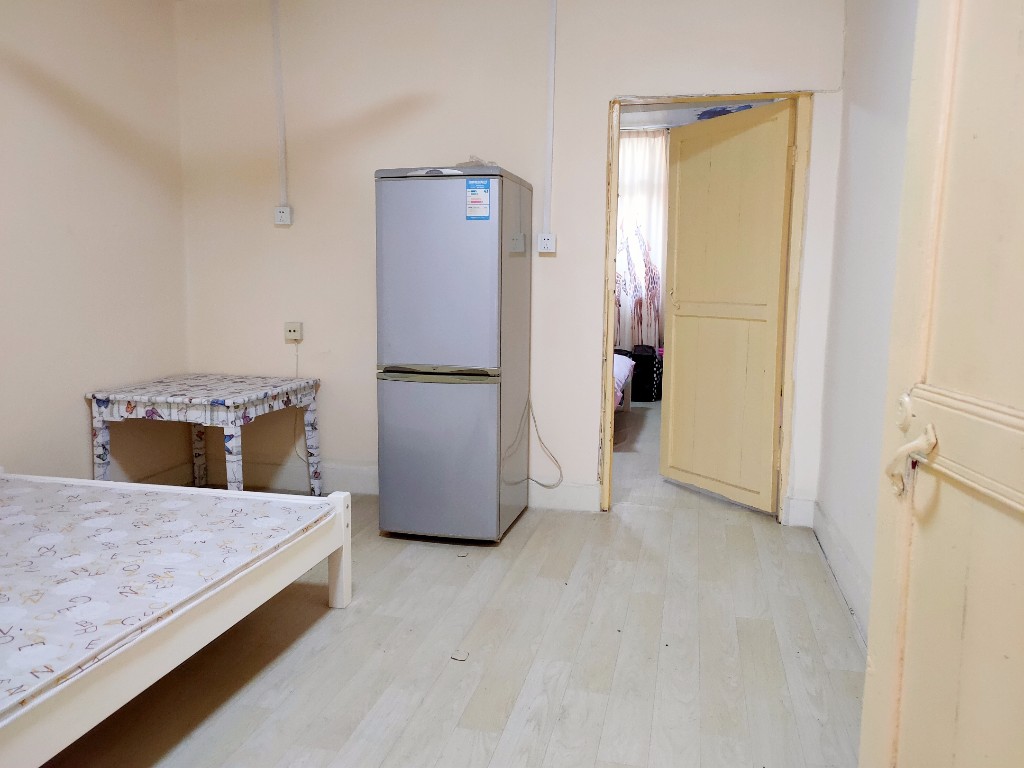 新华一村 1室1厅1卫 1000.0元/月 新华一村 1室1厅1卫 1000.0元/月小区图