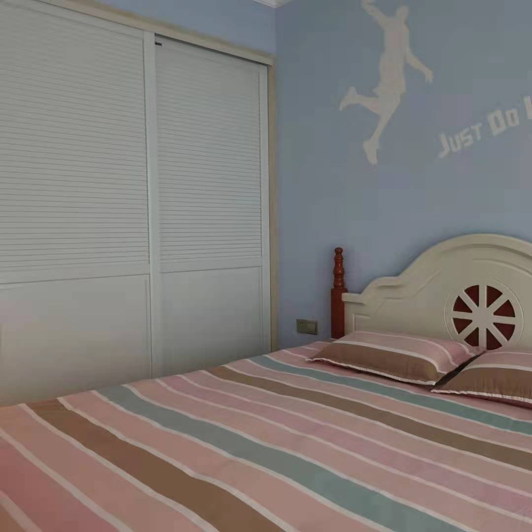 学府花园(文苑瑞景)  3室2厅2卫    110.0万 学府花园(文苑瑞景)  3室2厅2卫    110.0万客厅