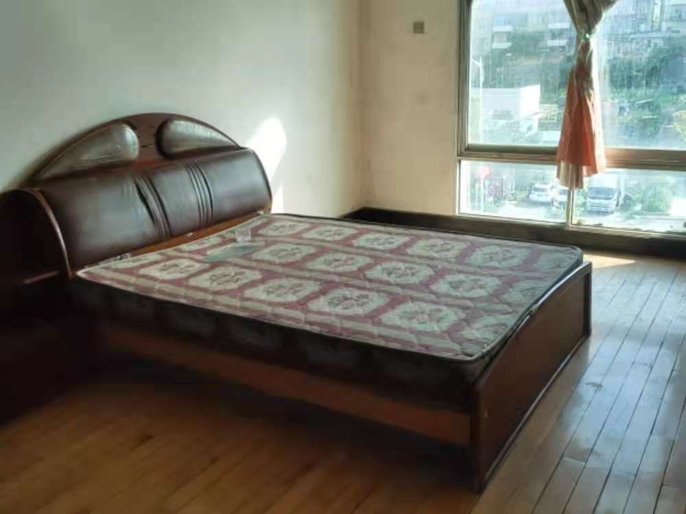 锦龙小区 3室2厅1卫 1000.0元/月 锦龙小区 3室2厅1卫 1000.0元/月室内图