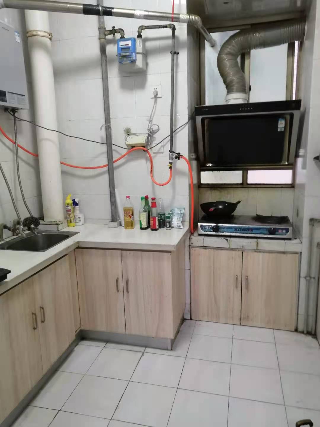 房产大厦 3室2厅1卫 2000.0元/月 房产大厦 3室2厅1卫 2000.0元/月室内图