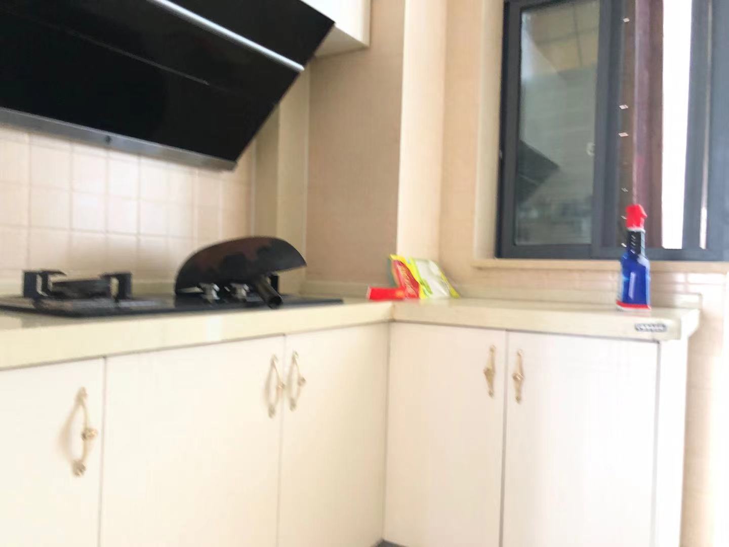 雄森国际 3室2厅1卫 2600.0元/月 雄森国际 3室2厅1卫 2600.0元/月室内图