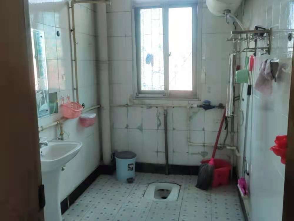 锦龙小区 3室2厅1卫 1000.0元/月 锦龙小区 3室2厅1卫 1000.0元/月室内图