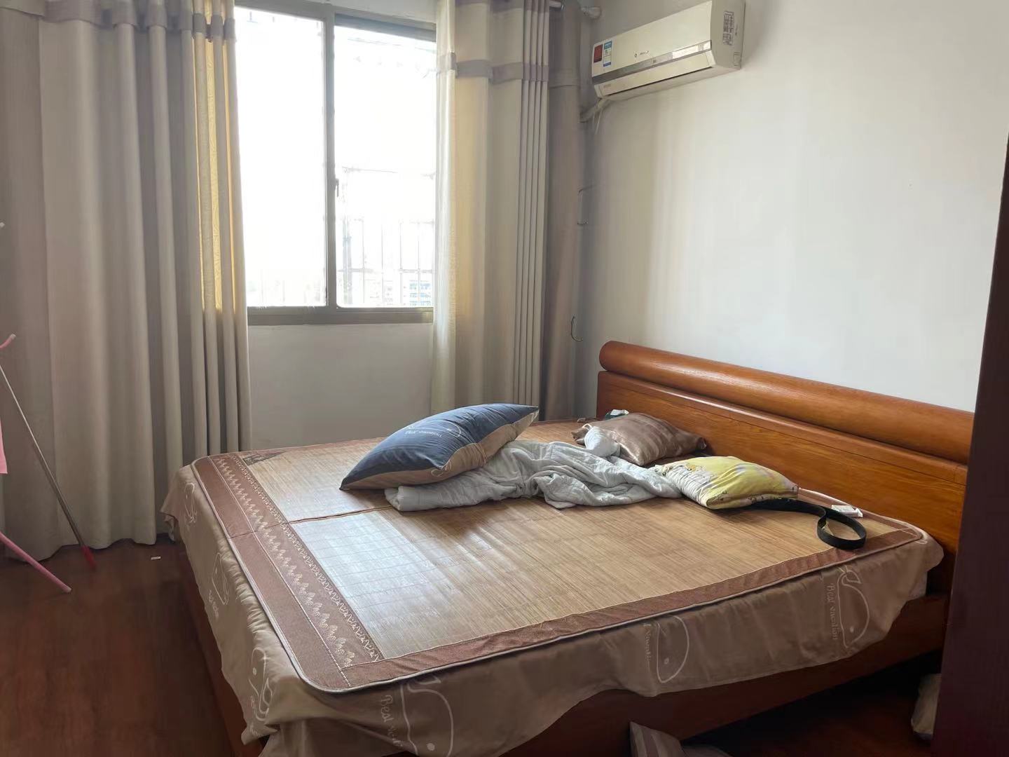 世纪花城  3室2厅1卫    90.8万卧室