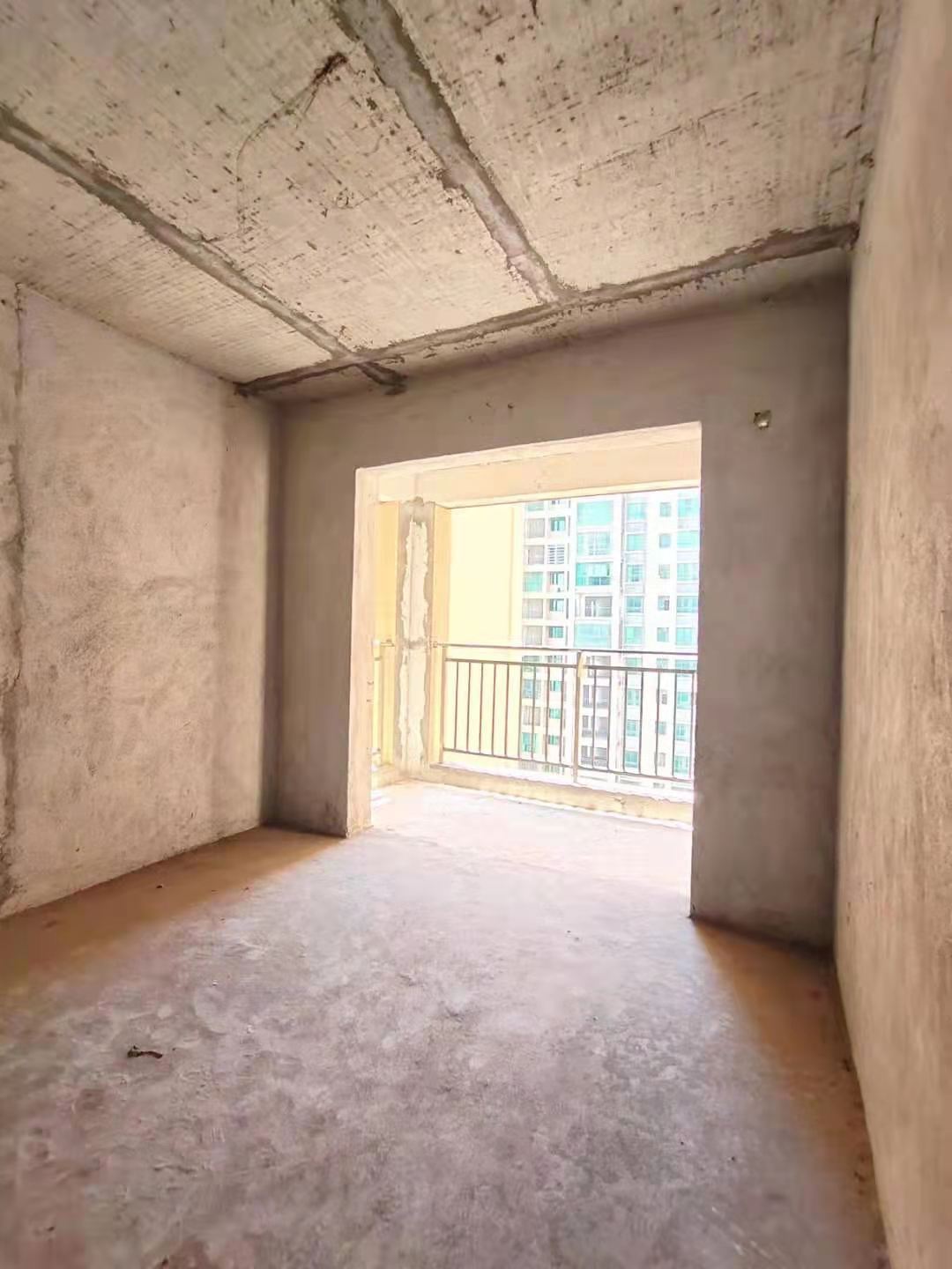 新桂城 3室2厅2卫 64.00万 新桂城 3室2厅2卫 64.00万客厅