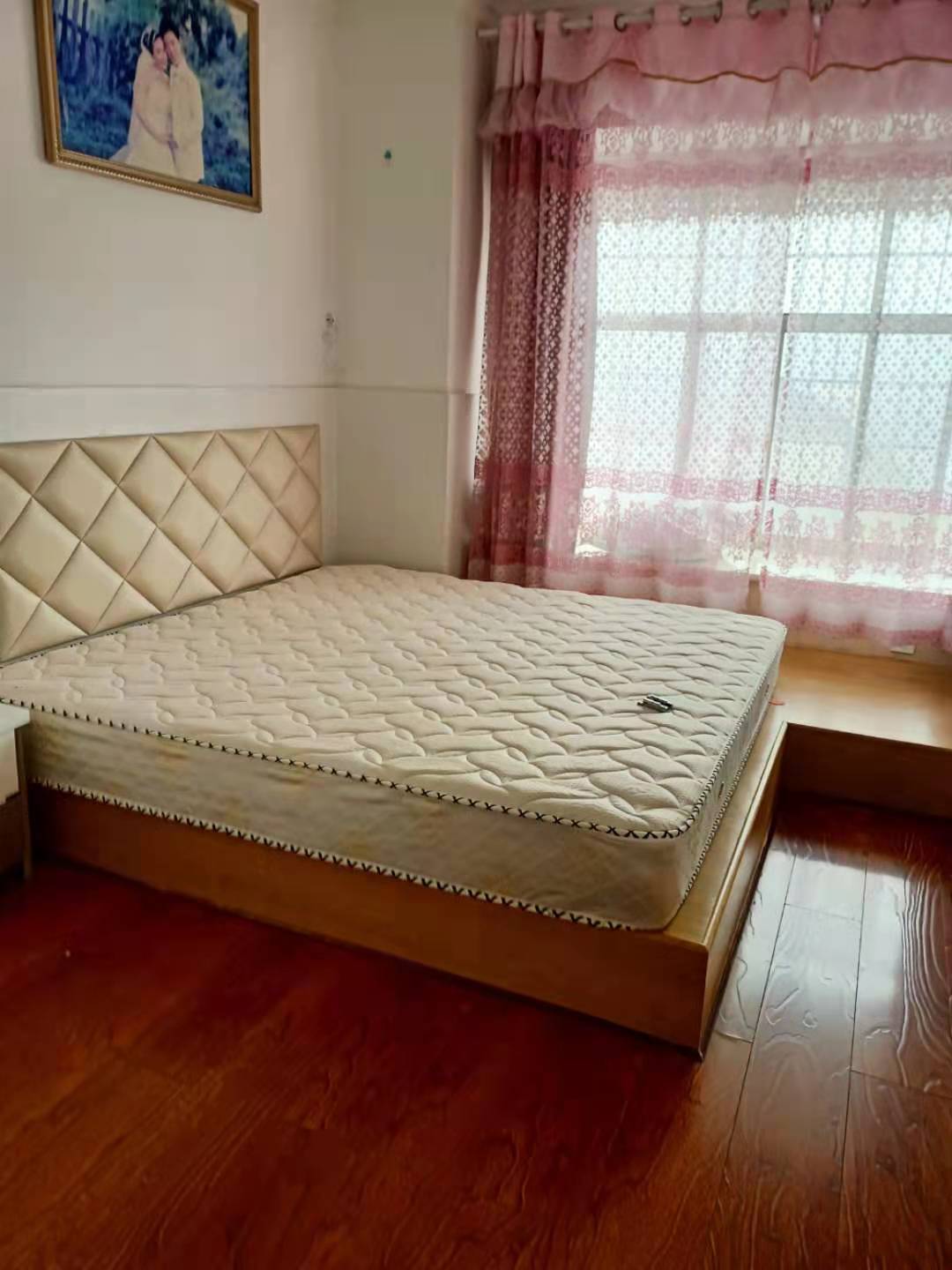 鑫源大厦  3室2厅2卫   81.80万卧室