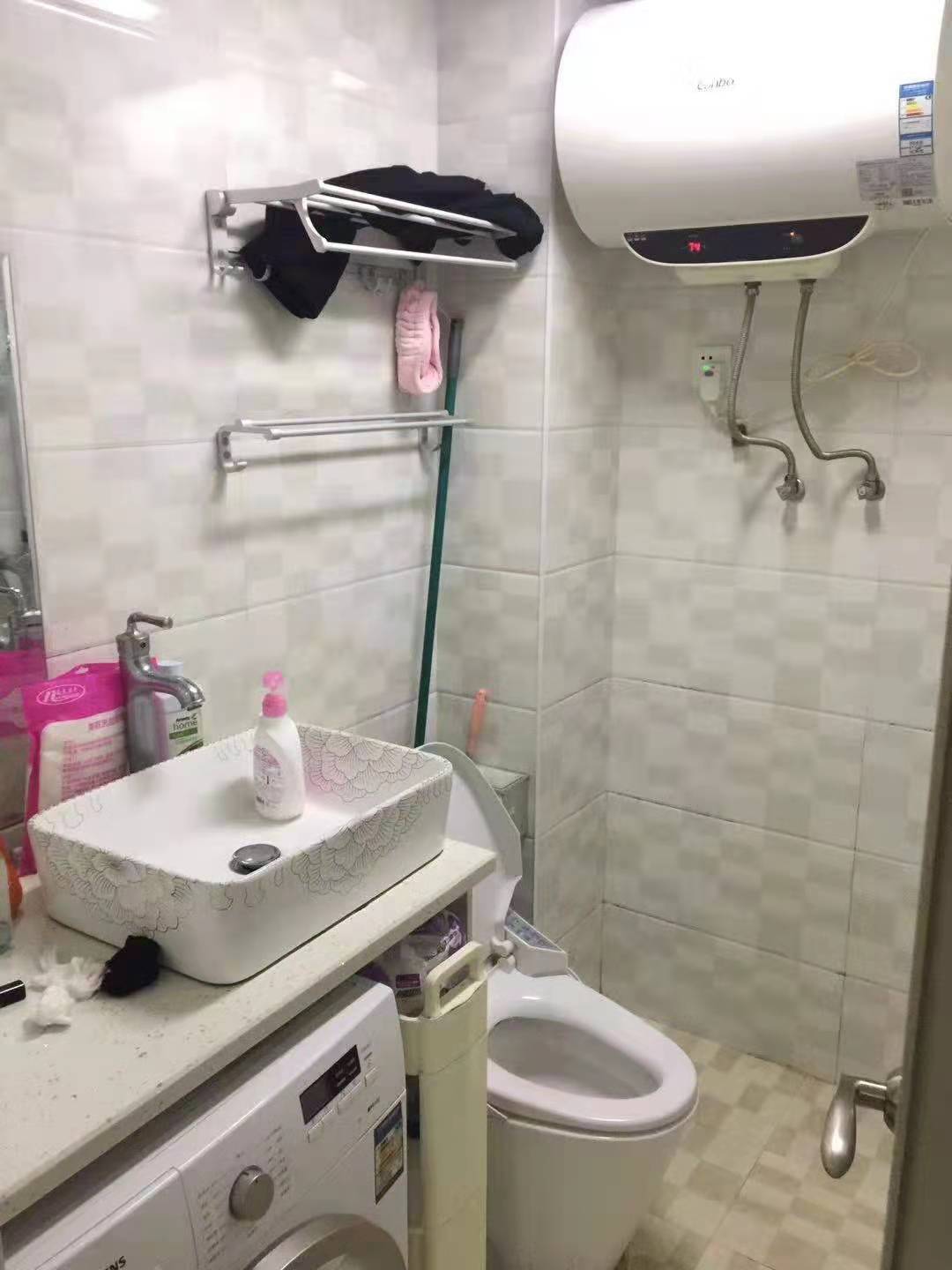 印象华都 1室1厅1卫 1100.00元/月 印象华都 1室1厅1卫 1100.00元/月室内图