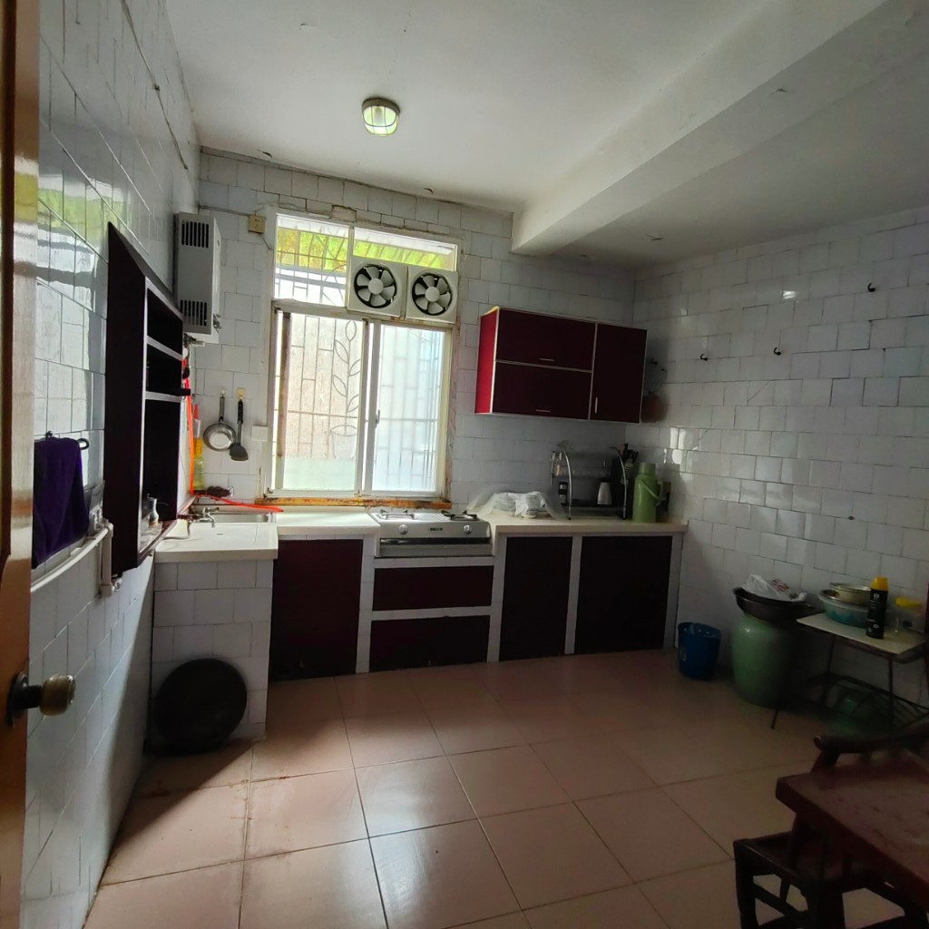 泊富香堤溪岸  3室2厅1卫    48.8万 泊富香堤溪岸  3室2厅1卫    48.8万客厅