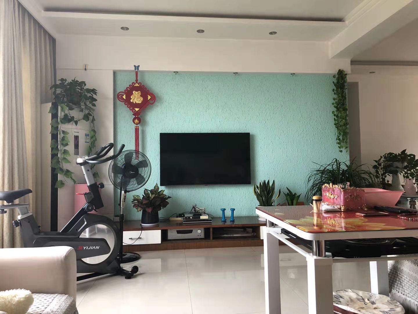 延溪花园  3室2厅2卫    59.8万 延溪花园  3室2厅2卫    59.8万客厅