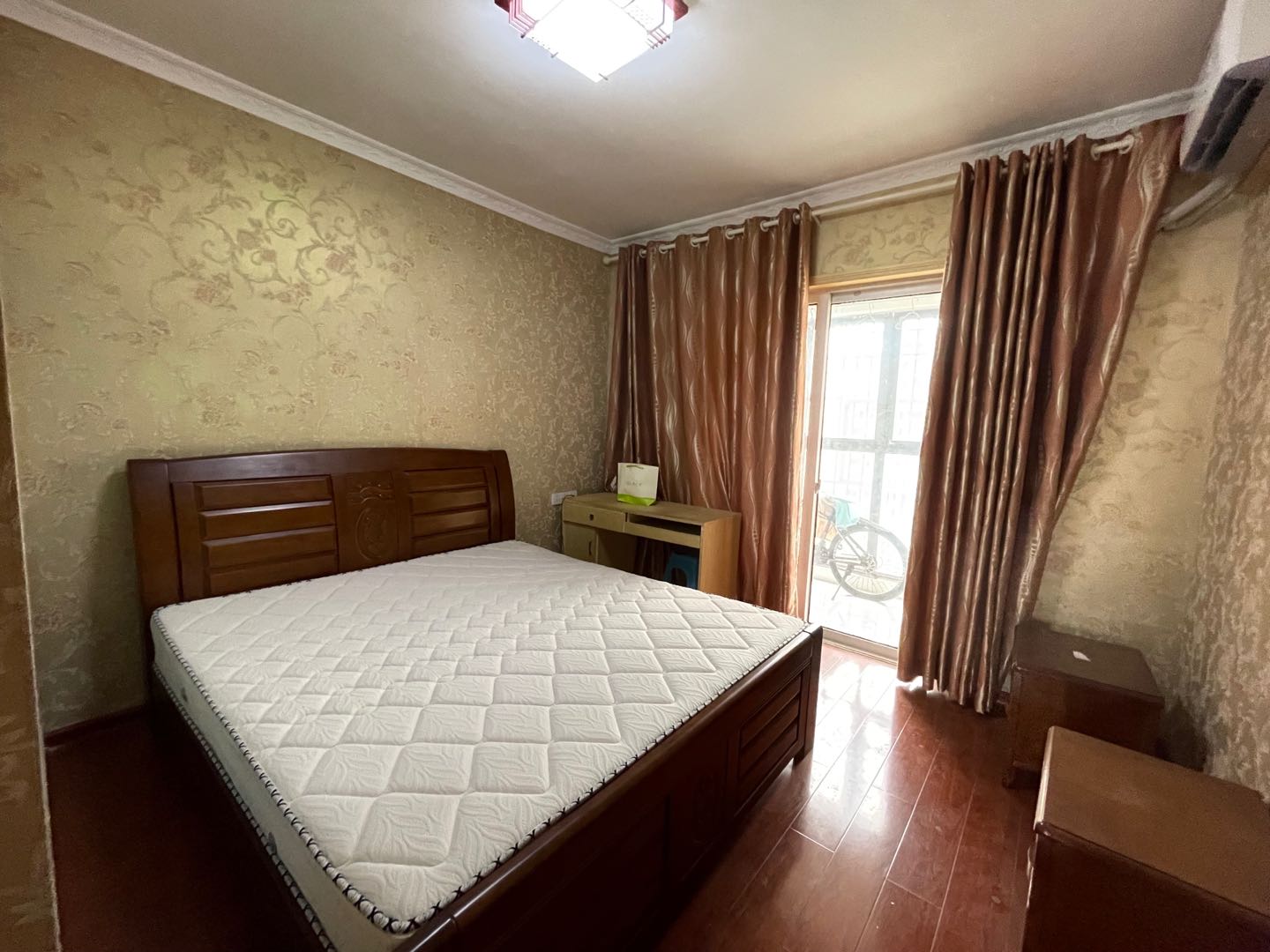 鑫天格林香山  4室2厅1卫    1800.0元/月室内图