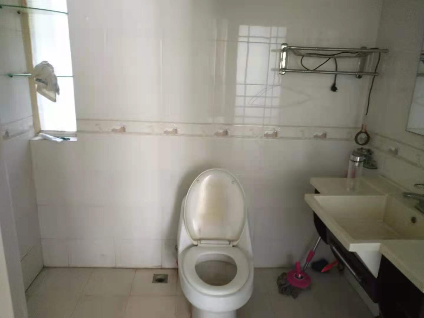 盛世康城 3室2厅1卫 1800.0元/月 盛世康城 3室2厅1卫 1800.0元/月室内图