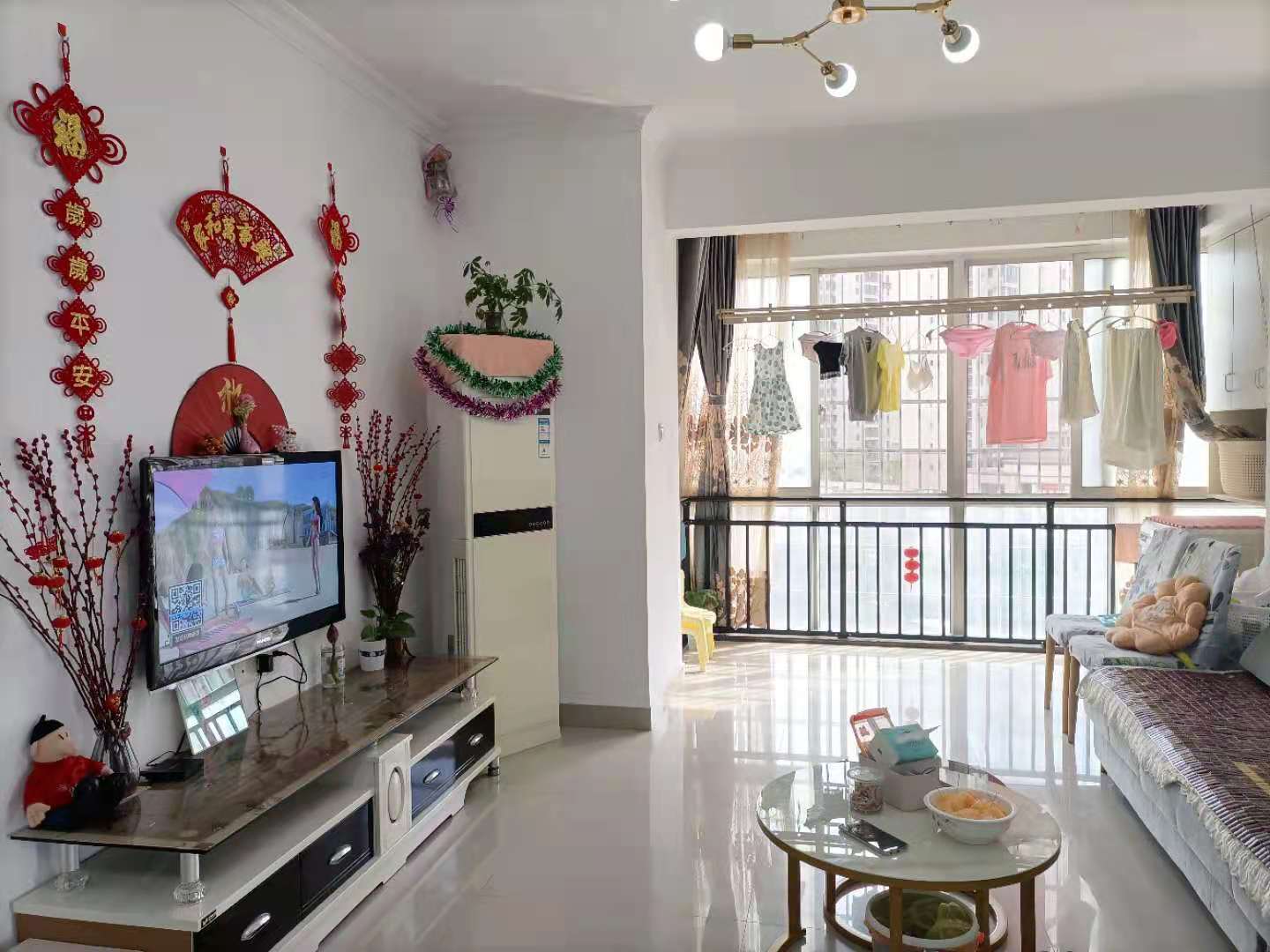 学府花园(文苑瑞景) 2室2厅1卫 68.89万 学府花园(文苑瑞景) 2室2厅1卫 68.89万客厅