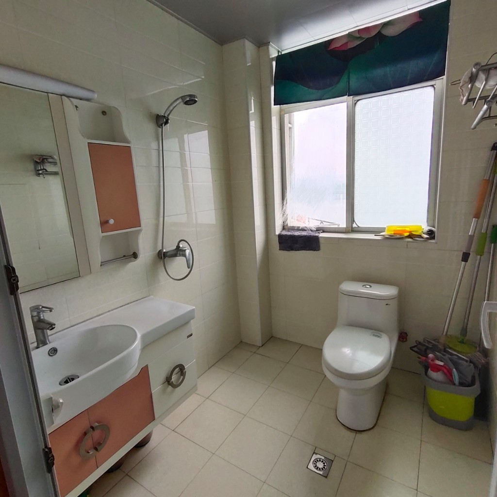 碧水馨城 4室3厅2卫 88.8万 碧水馨城 4室3厅2卫 88.8万卧室