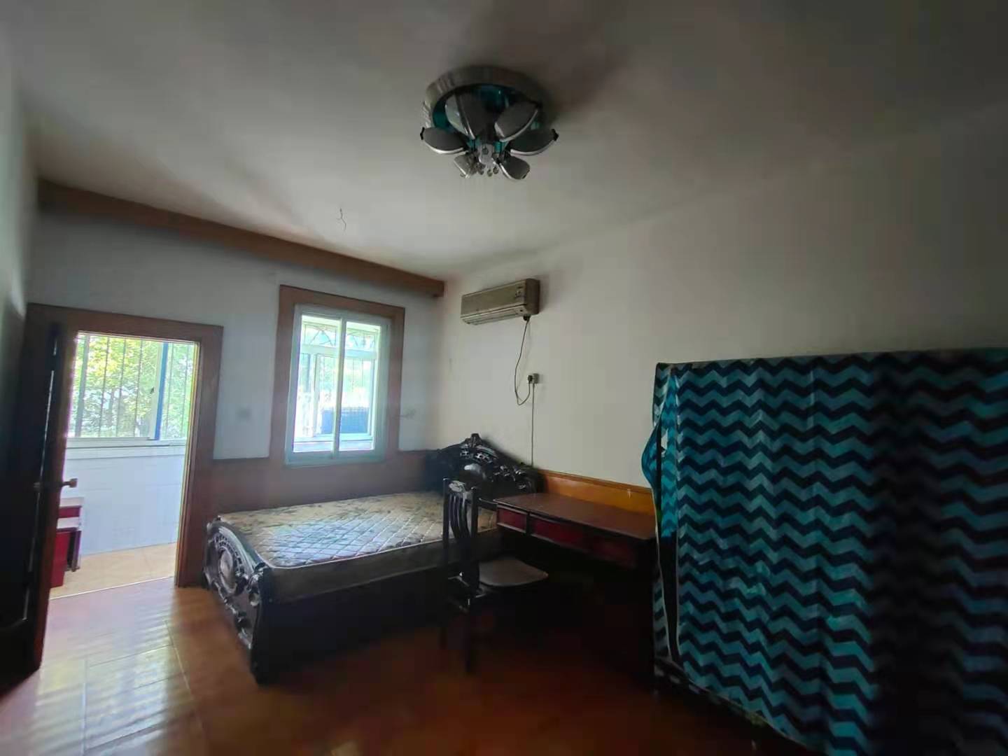 天鹅花园 4室2厅1卫 2000.0元/月 天鹅花园 4室2厅1卫 2000.0元/月室内图