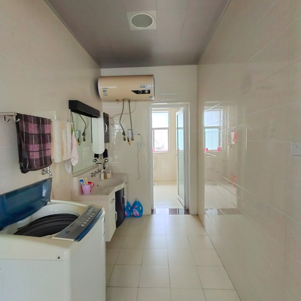 碧水馨城 4室3厅2卫 88.8万 碧水馨城 4室3厅2卫 88.8万卧室