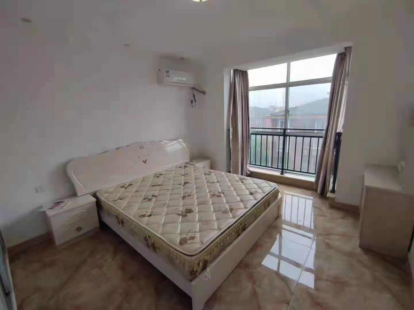 御景园 3室2厅2卫 74.8万 御景园 3室2厅2卫 74.8万卧室