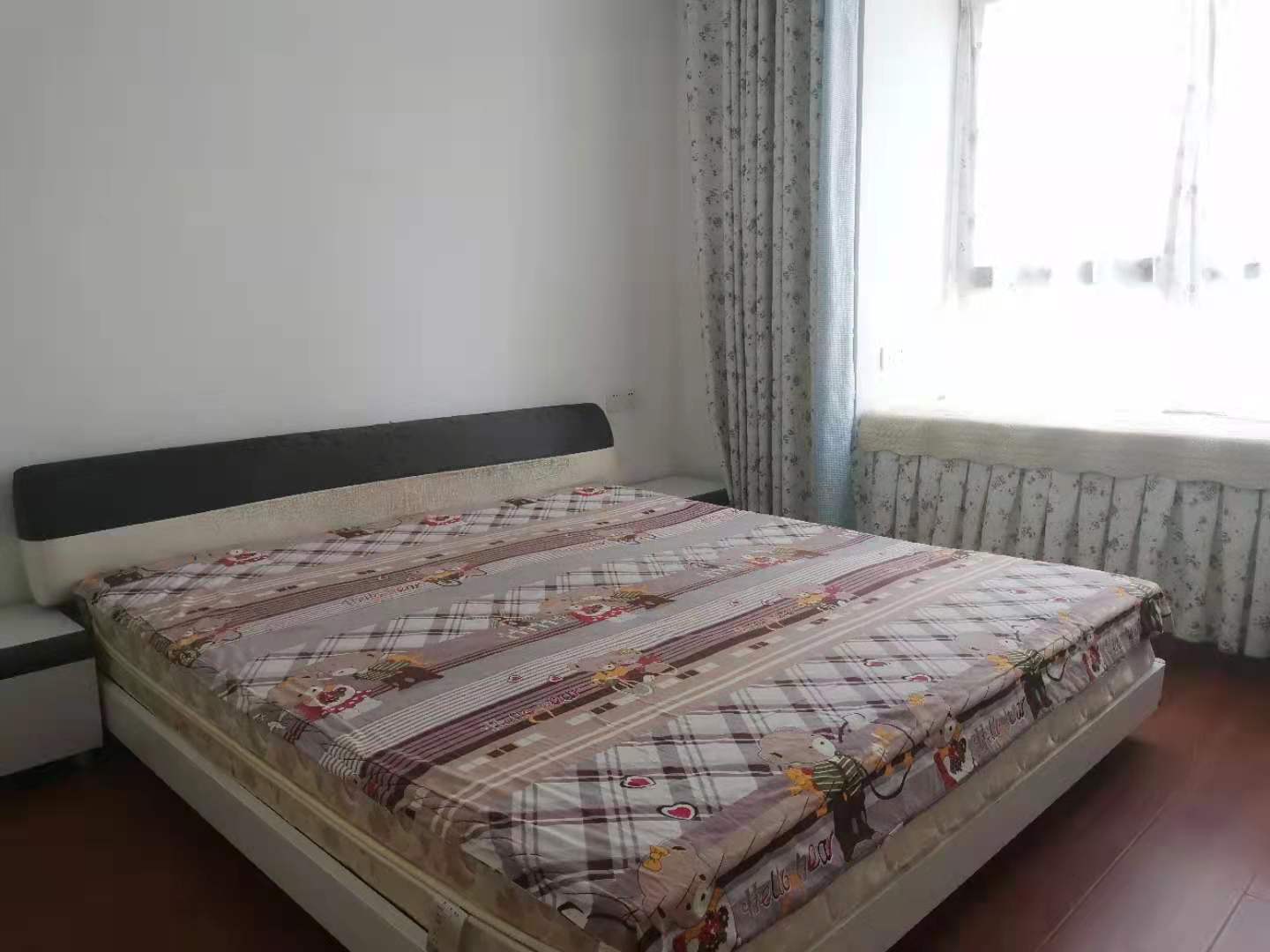 名仕华府  4室2厅2卫    2500.0元/月 名仕华府  4室2厅2卫    2500.0元/月室内图