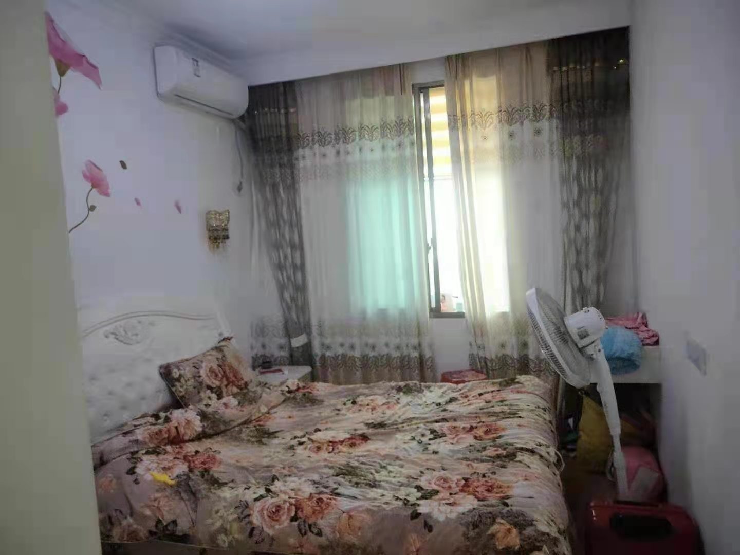 二中教师村  0室0厅0卫    72.8万 二中教师村  0室0厅0卫    72.8万卧室