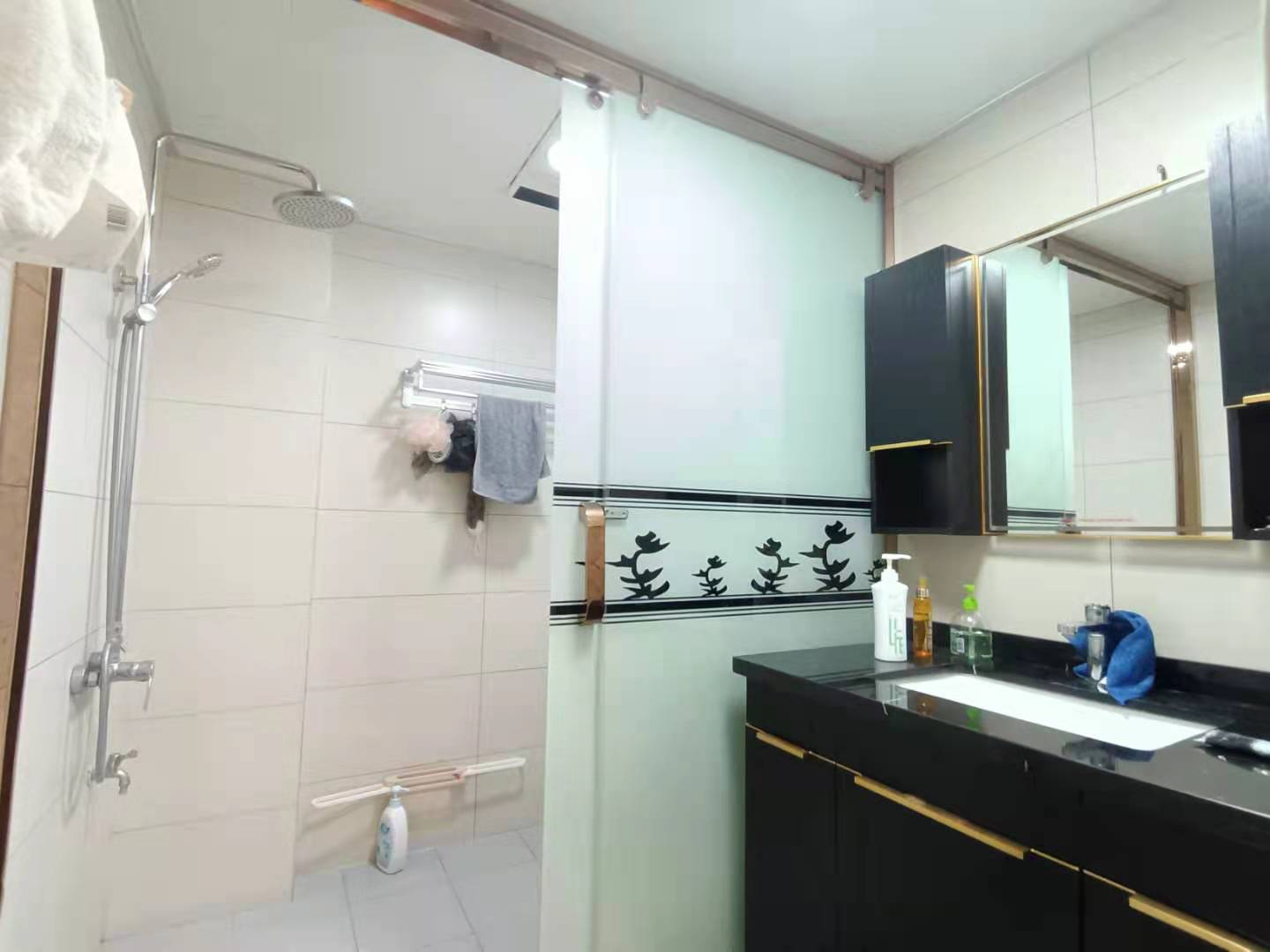 融冠亲城  3室2厅1卫    3000.0元/月 融冠亲城  3室2厅1卫    3000.0元/月室内图