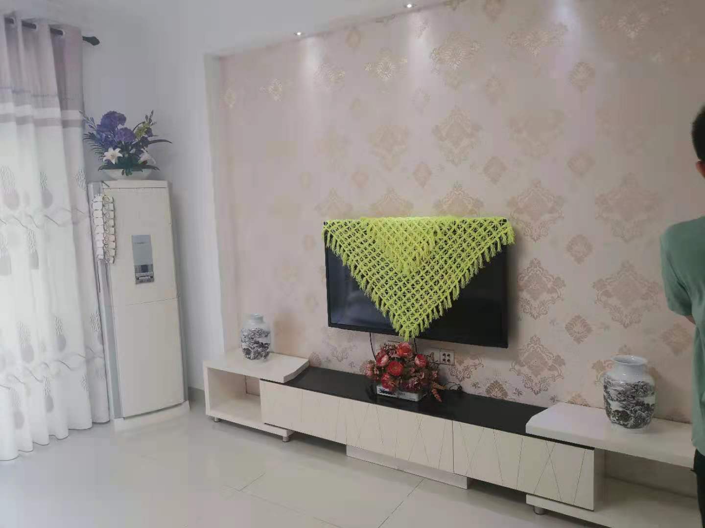 名仕华府  4室2厅2卫    2500.0元/月 名仕华府  4室2厅2卫    2500.0元/月室内图