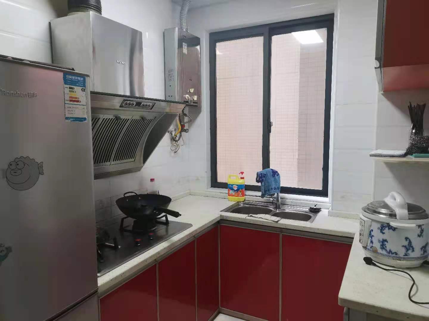 名仕华府  4室2厅2卫    2500.0元/月 名仕华府  4室2厅2卫    2500.0元/月室内图