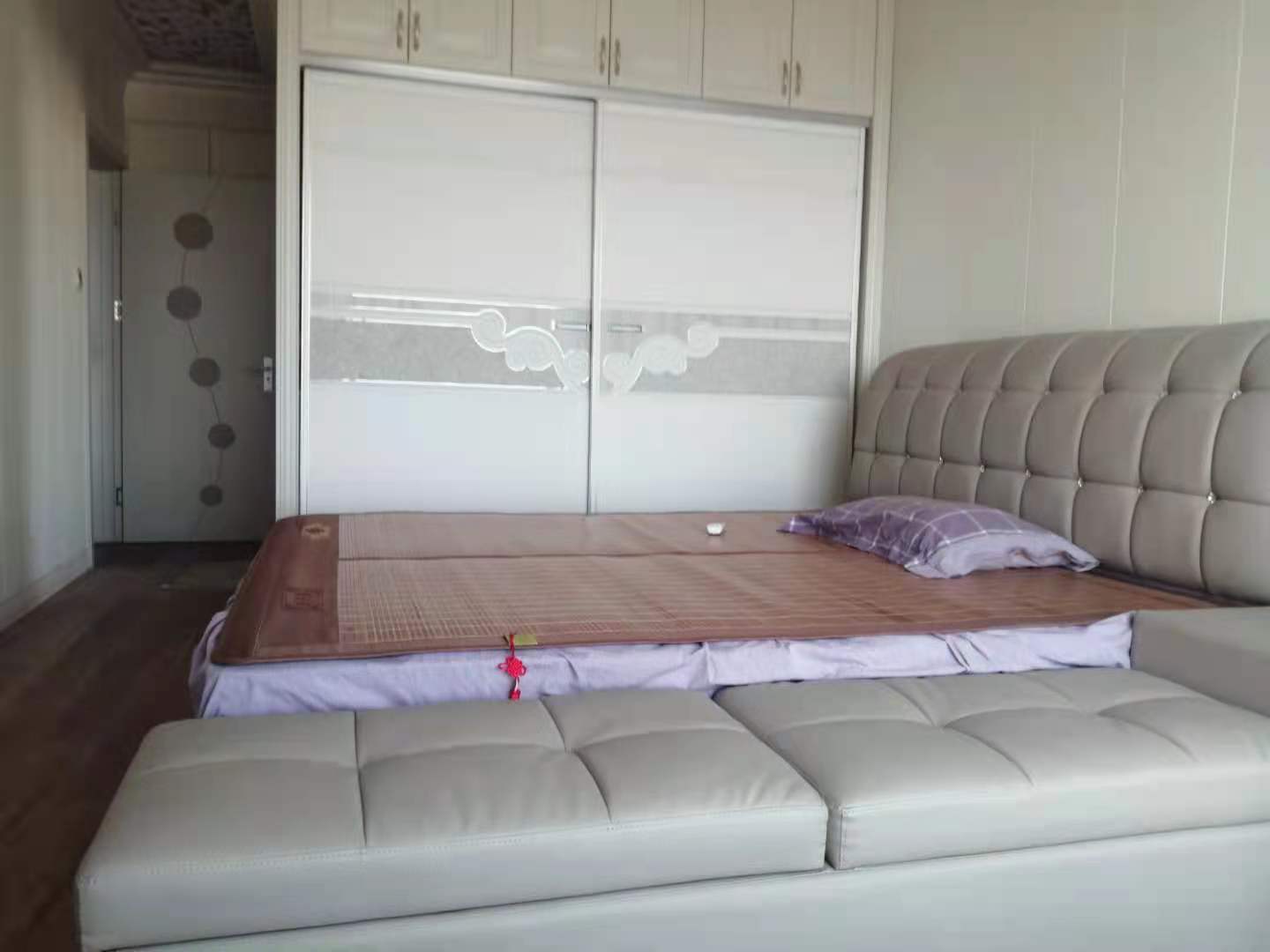 大同沁园 3室2厅2卫 78.8万 大同沁园 3室2厅2卫 78.8万卧室