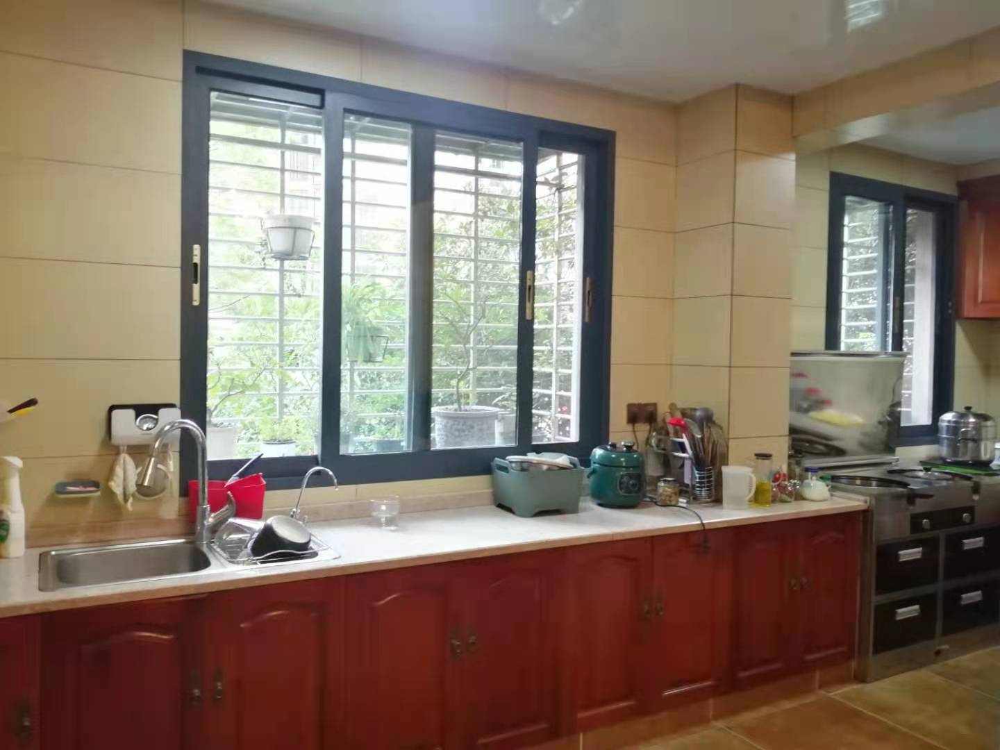 金益紫檀 4室2厅2卫 80.0万 金益紫檀 4室2厅2卫 80.0万厨房