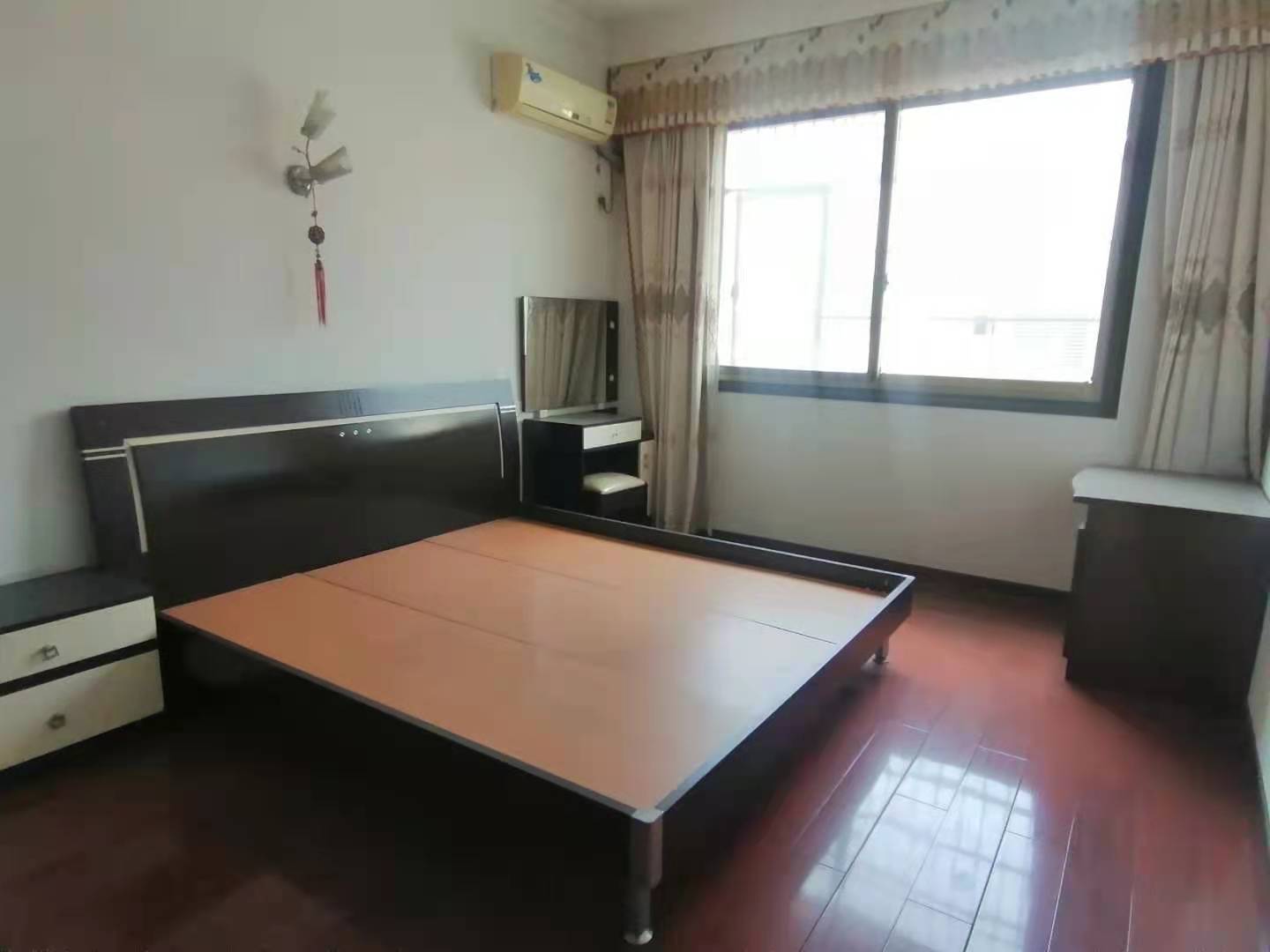 中大名苑  3室2厅2卫    1700.0元/月 中大名苑  3室2厅2卫    1700.0元/月室内图