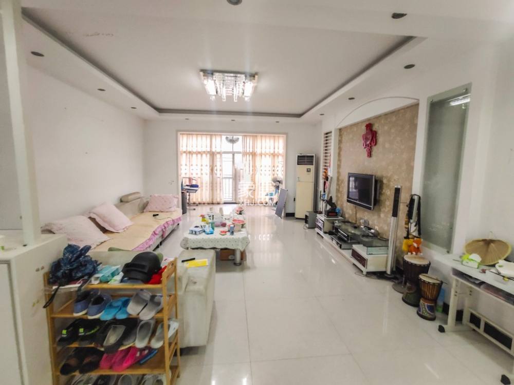 上城世家  4室2厅2卫    80.0万