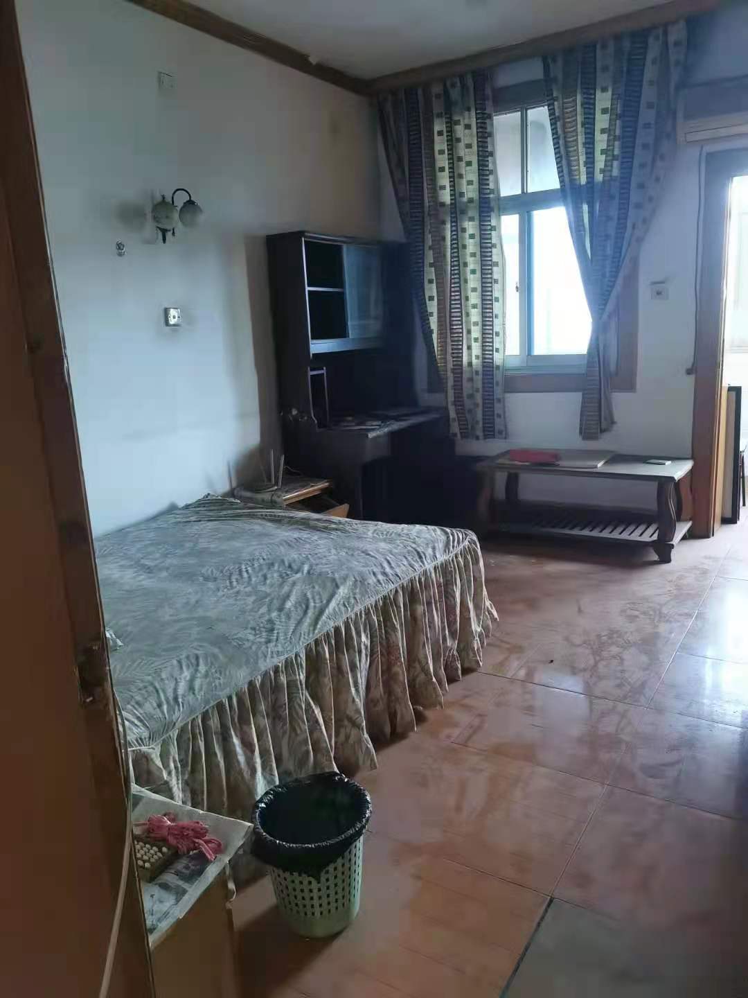 长青居民生活小区  3室1厅2卫    58.0万 长青居民生活小区  3室1厅2卫    58.0万卧室