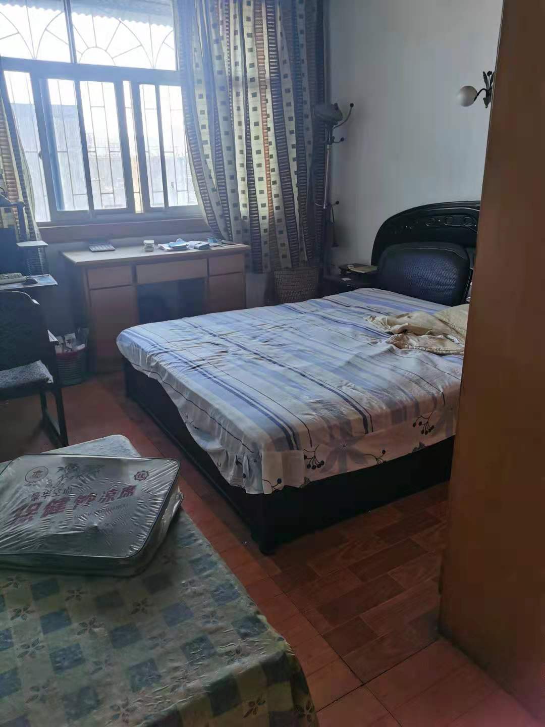 长青居民生活小区  3室1厅2卫    58.0万 长青居民生活小区  3室1厅2卫    58.0万卧室