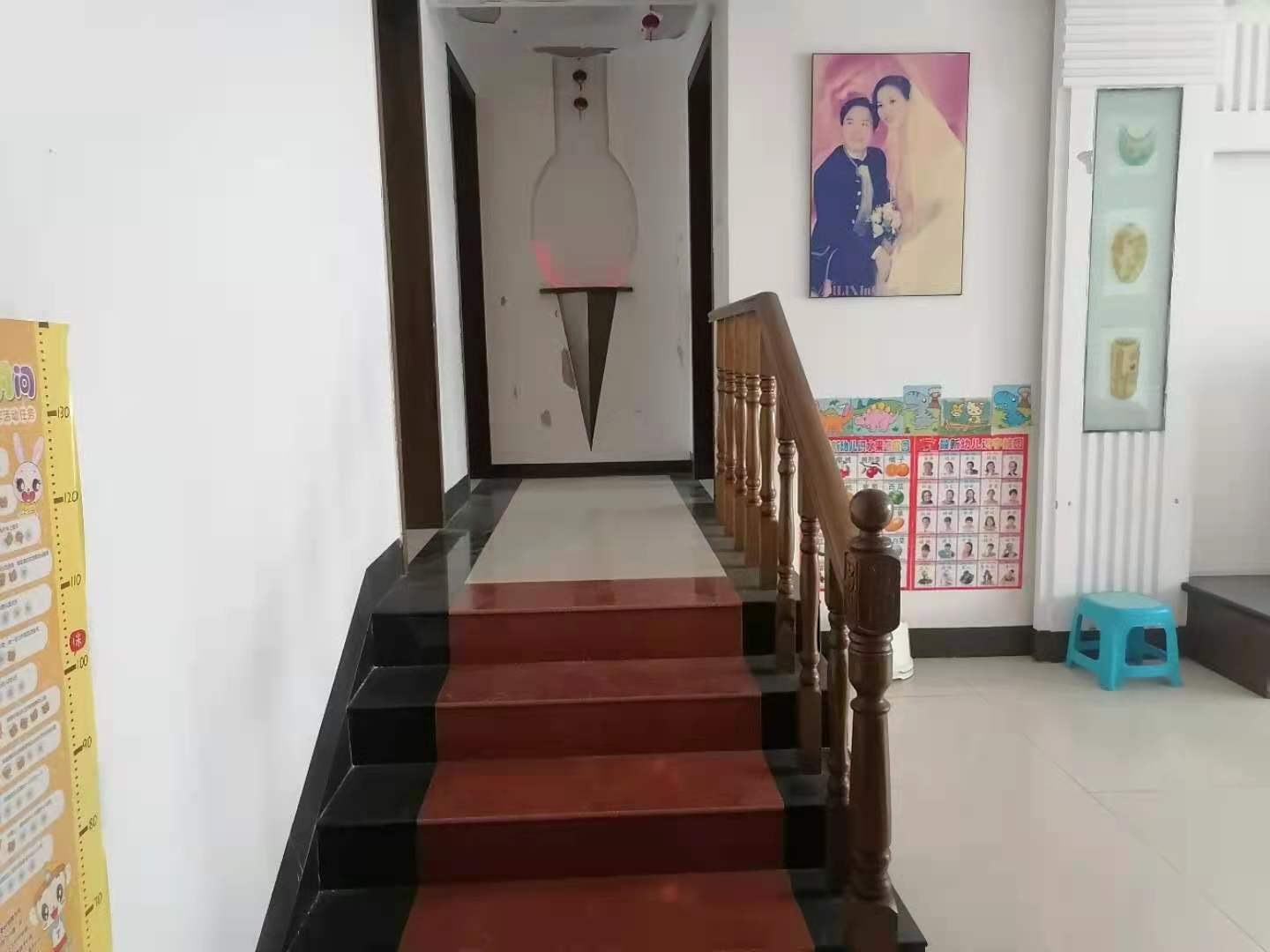 中大名苑  3室2厅2卫    1700.0元/月 中大名苑  3室2厅2卫    1700.0元/月室内图