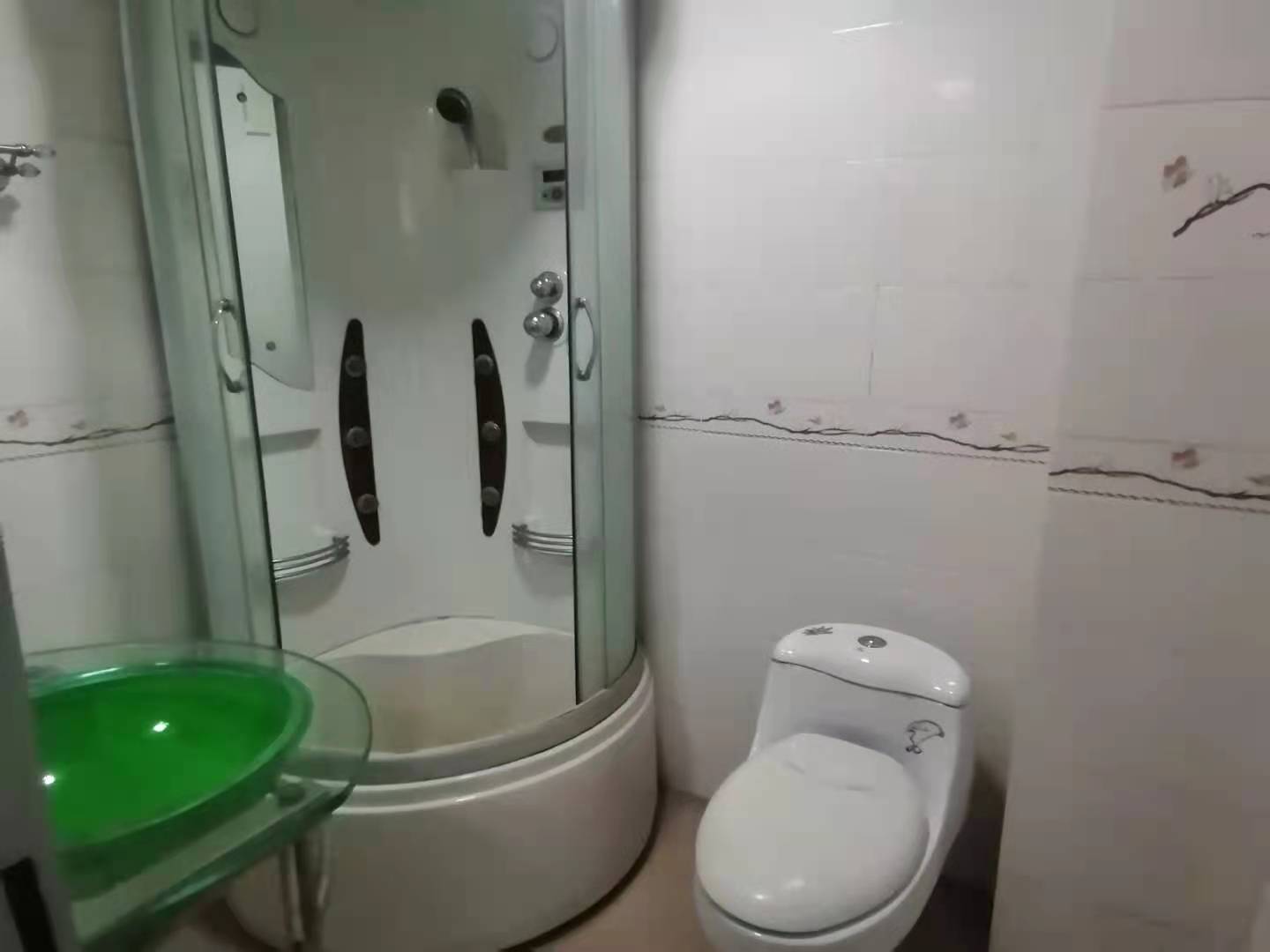 中大名苑  3室2厅2卫    1700.0元/月 中大名苑  3室2厅2卫    1700.0元/月室内图