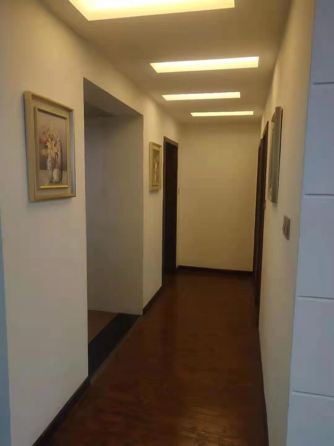 沙港花园 3室2厅1卫 2500.0元/月 沙港花园 3室2厅1卫 2500.0元/月室内图