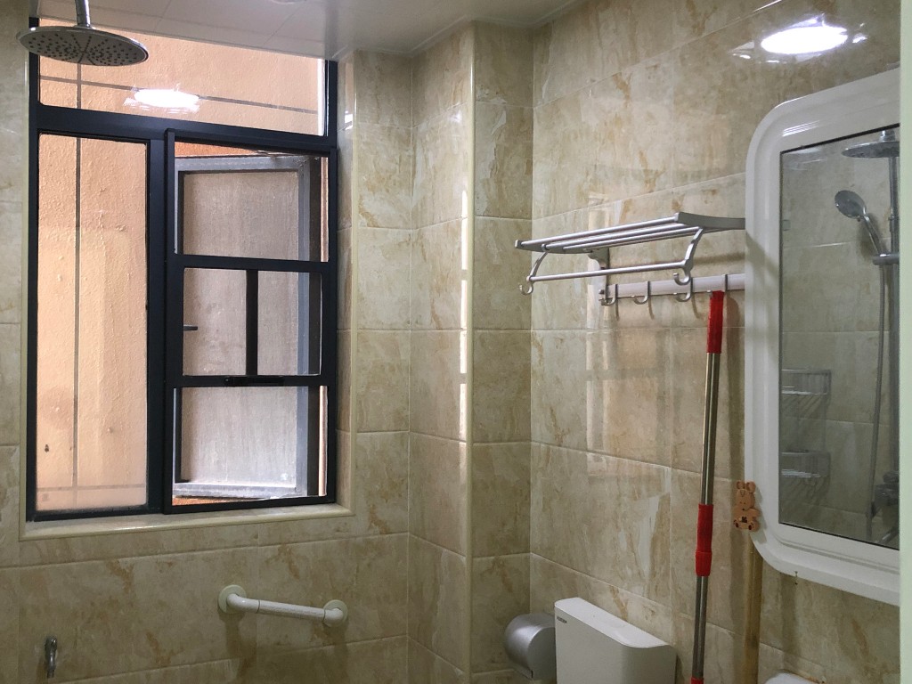 百弘学府城  3室2厅2卫    2100.0元/月 百弘学府城  3室2厅2卫    2100.0元/月室内图