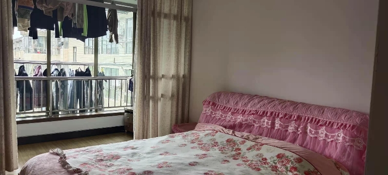 丽景花园  4室2厅2卫    69.8万 丽景花园  4室2厅2卫    69.8万卫生间