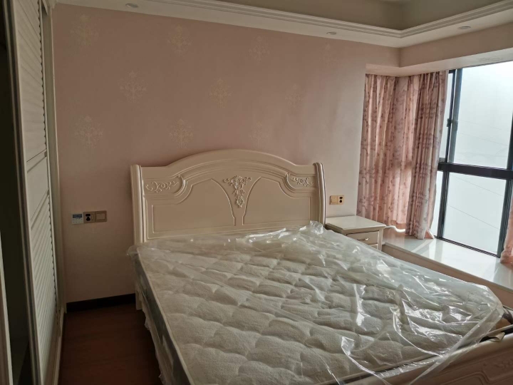 盛世桃源  3室2厅2卫    99.8万 盛世桃源  3室2厅2卫    99.8万卧室