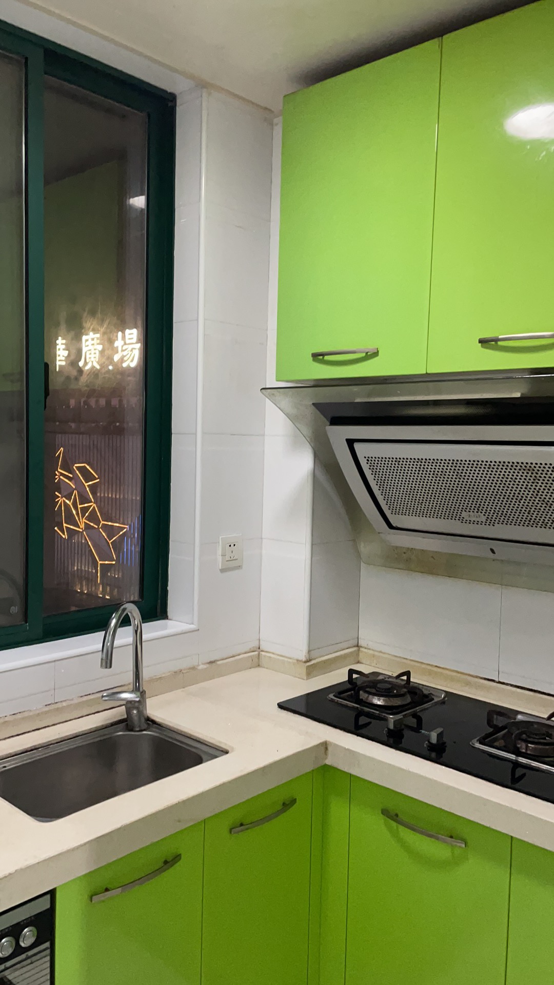 君临新世界 2室1厅1卫 2200.0元/月 君临新世界 2室1厅1卫 2200.0元/月室内图